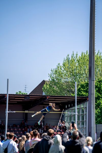 Nico Beckers (LAV Bayer Uerdingen/Dormagen) beim Stabhochsprung am 08.05.2022 beim Stadtwerke Ratingen Mehrkampf-Meeting 2022 in Ratingen